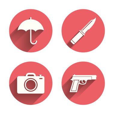 Silah silah. Bıçak, şemsiye ve kamera.