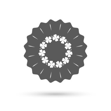 Yonca dört yaprakları ile çelenk