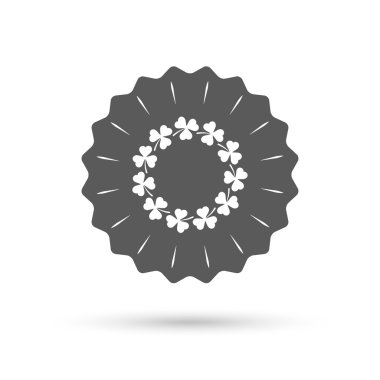 Yonca çelenk üç yaprak ile