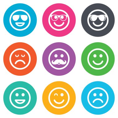 Simgeler gülümse. Güneş gözlüğü, bıyık ve gülüyor.