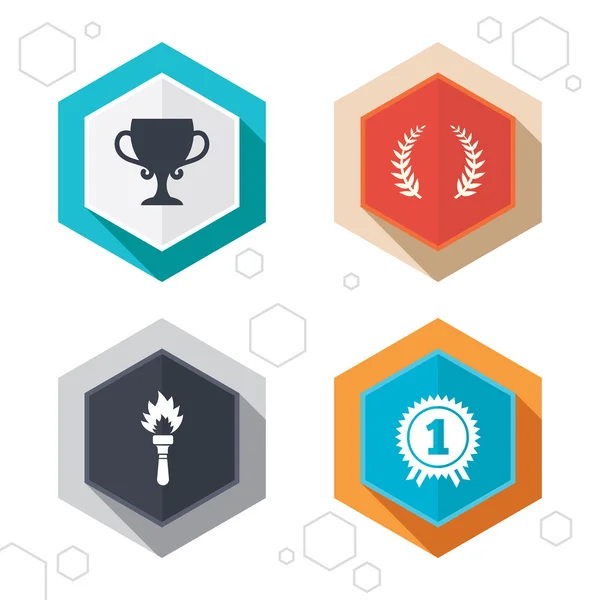 Eerste plaats award cup pictogrammen — Stockvector