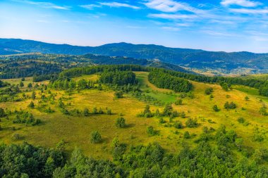 Karadağ dağlar helikopter havadan görünümü