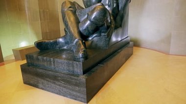 Njegos heykel Lovcen