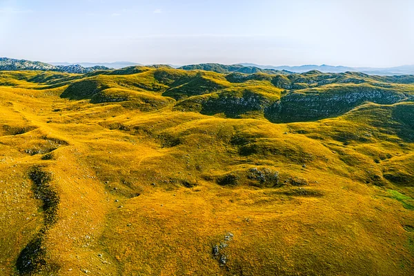 Karadağ dağlar, gündoğumu - hava — Stok fotoğraf