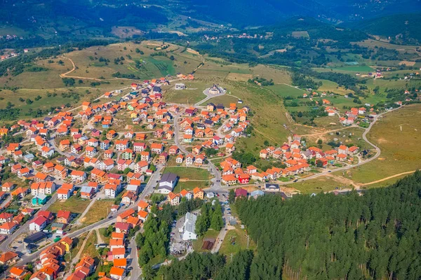 Widok z lotu ptaka domów mieszkalnych — Zdjęcie stockowe