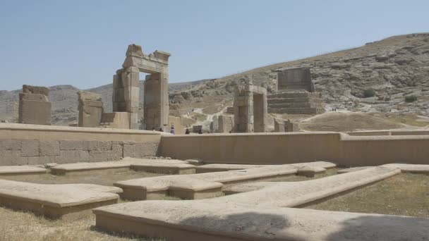 Persépolis antiguas puertas de piedra — Vídeos de Stock