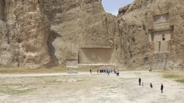 Naqsh-e Rustam ancient necropolis — Stock Video