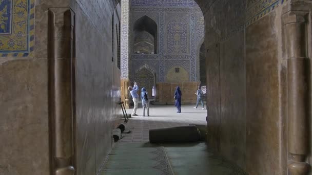 Interior de la mezquita Shah — Vídeo de stock