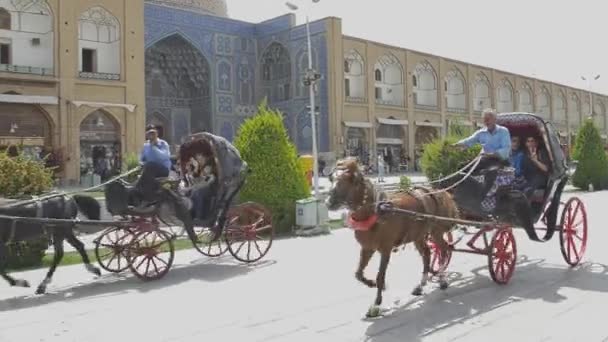 Isfahan Imam Meydanı küçük yük arabalar — Stok video