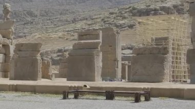 Persepolis eski taş kalıntıları
