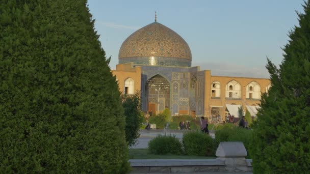 Lotfollah mešita Isfahánu při západu slunce — Stock video