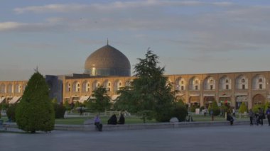 Gün batımında Isfahan Imam Meydanı