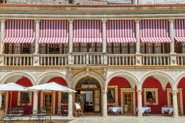 Sibenik Cumhuriyet Meydanı Restoran