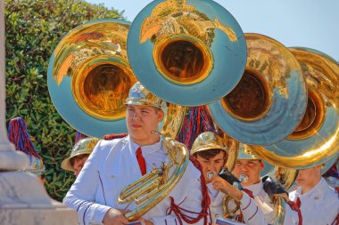 Korfu Yunanistan 'daki Rus haftasını kutlayan orkestra