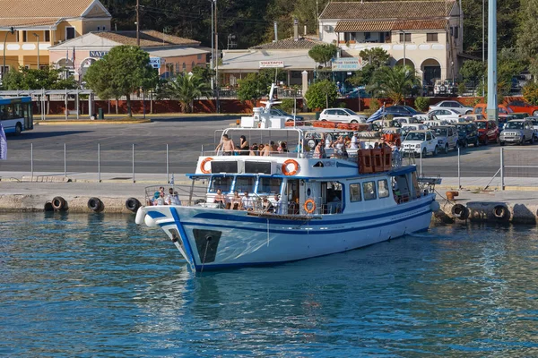 Tourist boat anchored in the port of Corfu Greece — Stock Photo, Image