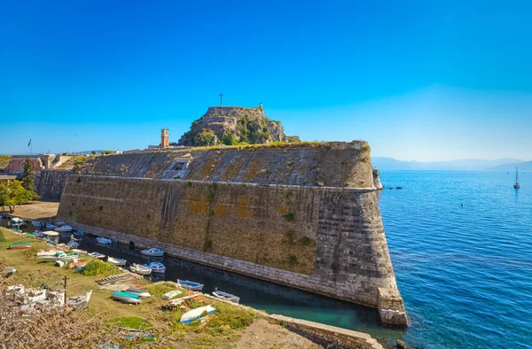 Vecchio passaggio fortezza veneziana nella città di Corfù Grecia — Foto Stock