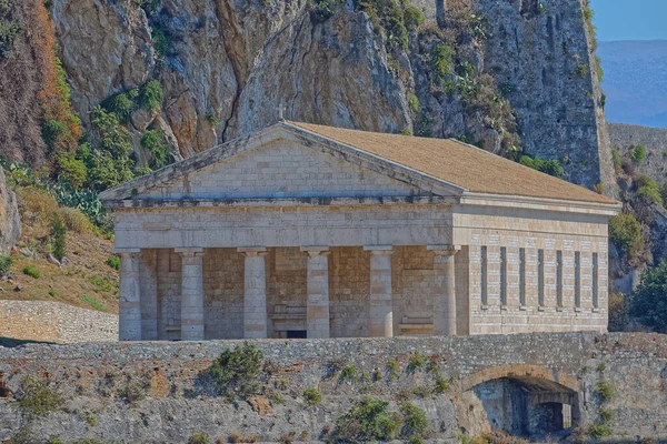 Iglesia de San Jorge en la antigua fortaleza de Corfú Grecia — Foto de Stock
