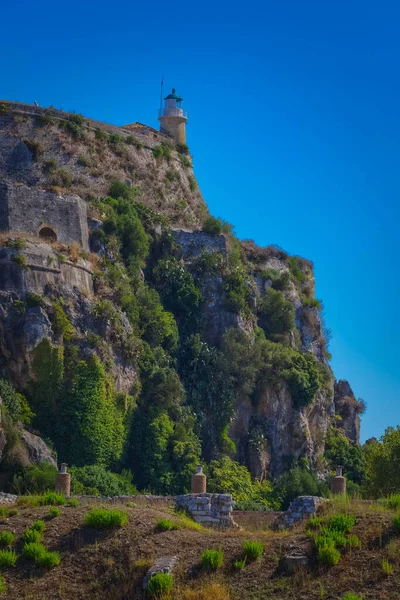 Oude Venetiaanse fort vuurtoren in Korfoe stad Griekenland — Stockfoto