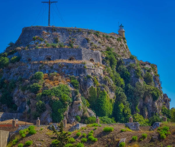 Oude Venetiaanse fort vuurtoren in Korfoe stad Griekenland — Stockfoto