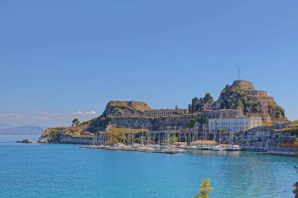 Korfu kasabası Yunanistan 'daki eski Venedik kalesi — Stok fotoğraf