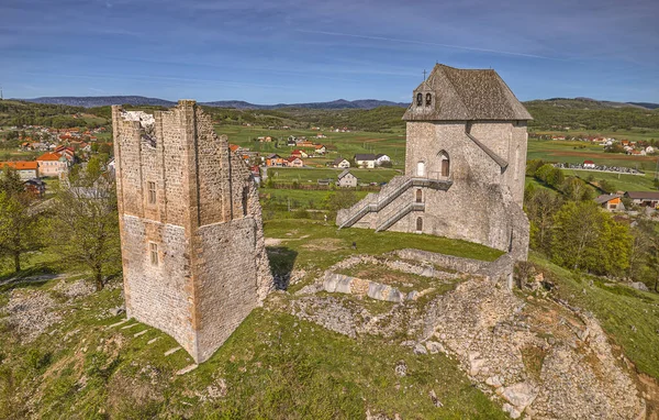 Remains of the fort Sokolac in Brinje — Stock Photo, Image