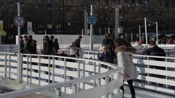 Parque de gelo no centro de Zagreb — Vídeo de Stock