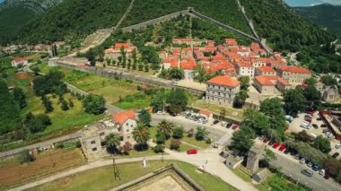 Ortaçağ kasabası Ston 'un havadan görünüşü