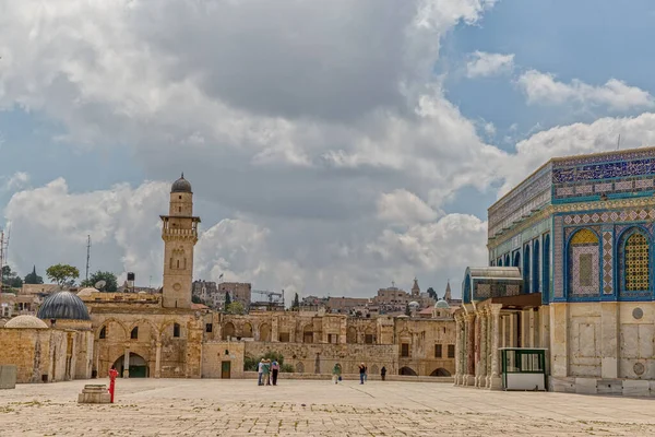 옛 도시 예루살렘에 있는 바위들의 돔 — 스톡 사진