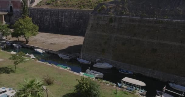 Vecchio passaggio fortezza veneziana nella città di Corfù Grecia — Video Stock