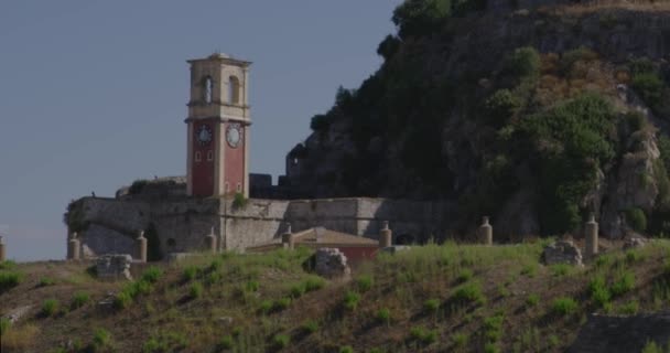 Gamla klocktornet vid venetianska fästningen på Korfu stad Grekland — Stockvideo