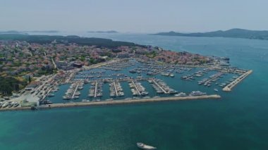 Biyograd yat limanı havası