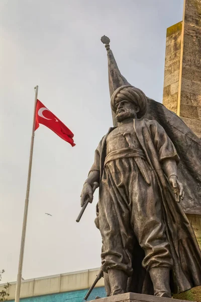 Istanbuler Statue der Barbarossa Hayreddin Pascha in Besiktas — Stockfoto