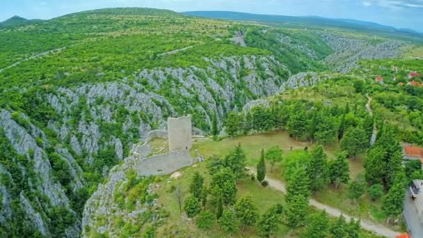 Drnis - a Gradina erődöt légi körkörös felvétel — Stock videók