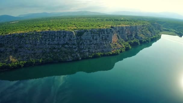 Brljan lake, luchtfoto — Stockvideo