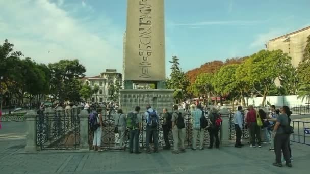 Obelisk av Theodosius pan skott — Stockvideo