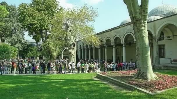 Linha do Palácio Topkapi à espera, Istambul — Vídeo de Stock