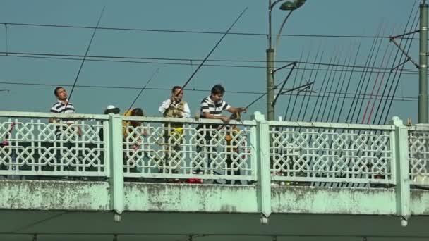 Galata Bridge fishing Istanbul — Stock Video