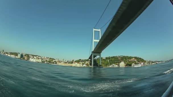 Πρώτη Βόσπορο fisheye πυροβόλησε γέφυρα — Αρχείο Βίντεο