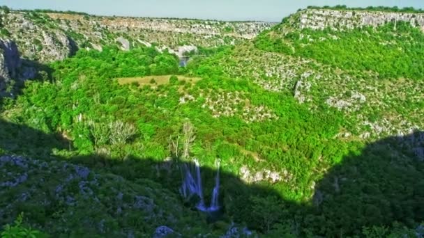 Manojlovac waterfall on Krka river — Stock Video