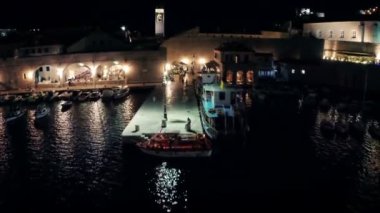 Dubrovnik eski şehir gece.