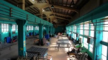 eski terk edilmiş fabrika binası