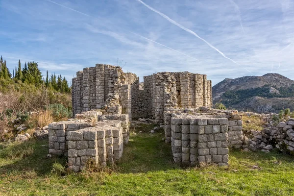 Förväg romanska kyrkan ruiner, Rotonda — Stockfoto