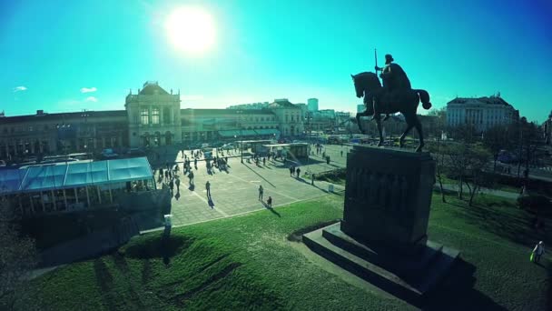 Centraal Station op Koning Tomislav plein in Zagreb - antenne — Stockvideo