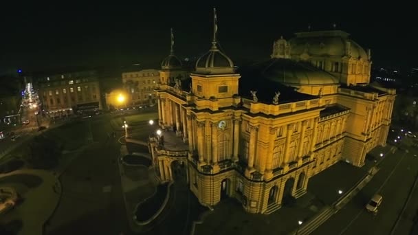 Théâtre national croate à Zagreb - prise de vue aérienne — Video