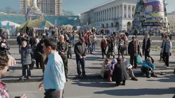 Euromaidan revolution in kiev - maidan platz — Stockvideo