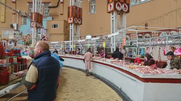 Bessarabskiy indoor Market Kiev - pan shot — Stock Video