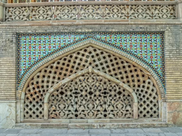 Beautiful windows of Golestan Palace — Stock Photo, Image