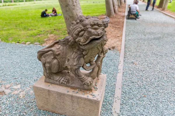 Stone dragon statue — Stock Photo, Image