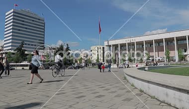 Tiran İskender bey Meydanı