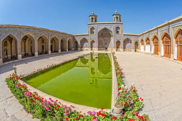 Nasir al-Mulk Mosque inner courtyard — Stock Photo, Image